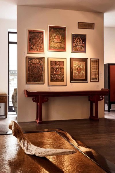 Anahita – Arts Of Asia Anahita, Arts of Asia, Anahita Sadighi, berlin, artsdealer, kunst, kunsthändler, asien, saskia uppenkamp, photographer, witness this, reportage, portrait