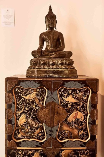 Anahita – Arts Of Asia Anahita, Arts of Asia, Anahita Sadighi, berlin, artsdealer, kunst, kunsthändler, asien, saskia uppenkamp, photographer, witness this, reportage, portrait