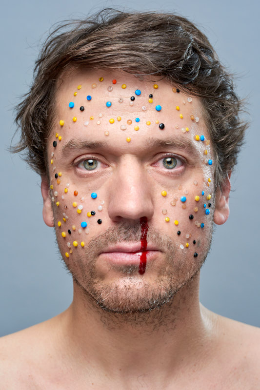 Nico Stojan for Ocean. Now. – ‘In Your Face’ Ocean Now, In Your Face, Projekt, Berlin, Swaantje Güntzel, Mikroplastik, Microplastics, Saskia Uppenkamp, portrait, kampagne, verbot, nico stojan, produzent, dj, techno, electronic music
