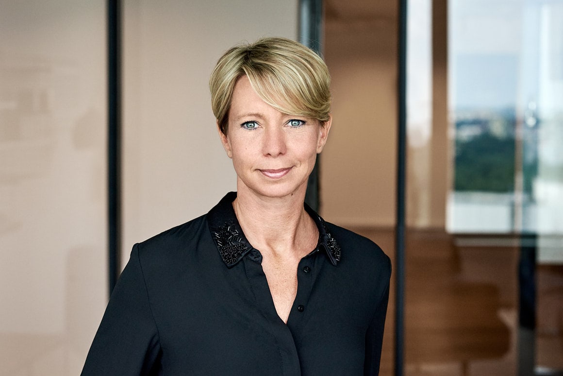 Unternehmensfotografie – Employerbranding, Teamportraits und Interiorfotos der Offices in Berlin, Hamburg und Köln für die Website und Unternehmenskommunikation der Anwaltskanzlei Schnittker Möllmann Partners. Mitarbeiterin Berlin