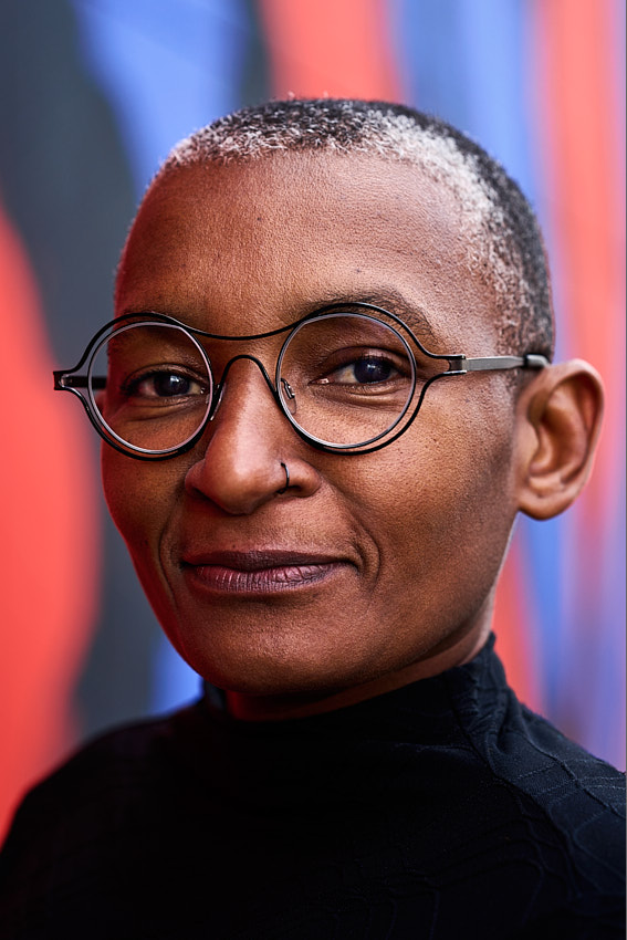 Businessfotos und Unternehmensfotografie: Portrait von Zethu Matebeni