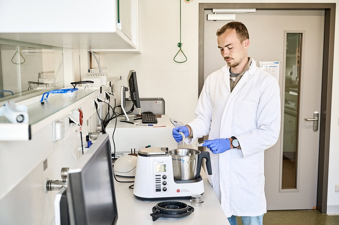 Saskia Uppenkamp | Stills and Motion – EcoFibr Unternehmensfotografie Corporate Fotograf, Businessfoto, Corporate Publishing, Ecofibr